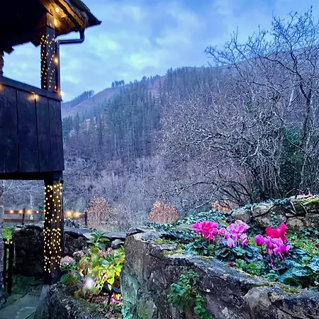 Casa vacanze La Gurueba, Frente Rio Y Cascada Vega de Pas