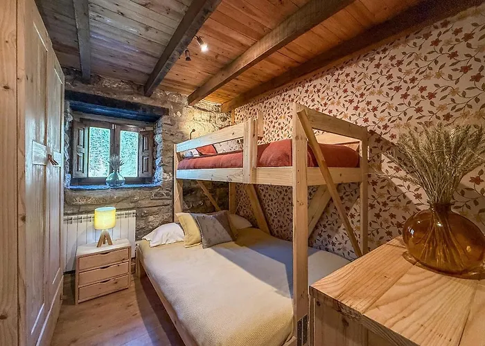 La Gurueba, Frente Rio Y Cascada Vega de Pas