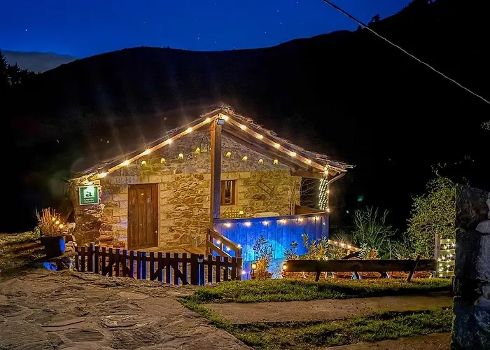 La Gurueba, Frente Rio Y Cascada Vega de Pas