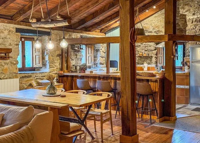 La Gurueba, Frente Rio Y Cascada *