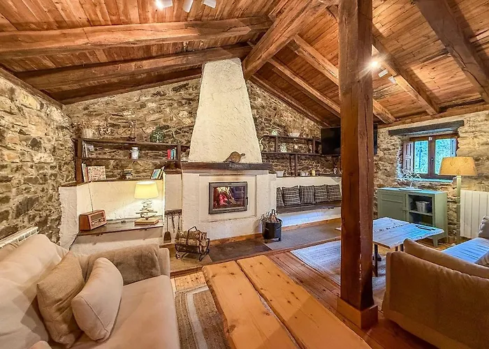 La Gurueba, Frente Rio Y Cascada *