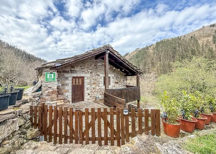 La Gurueba, Frente Rio Y Cascada Vega de Pas