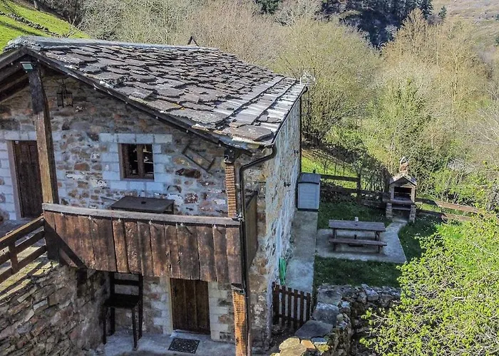 La Gurueba, Frente Rio Y Cascada Hébergement de vacances *