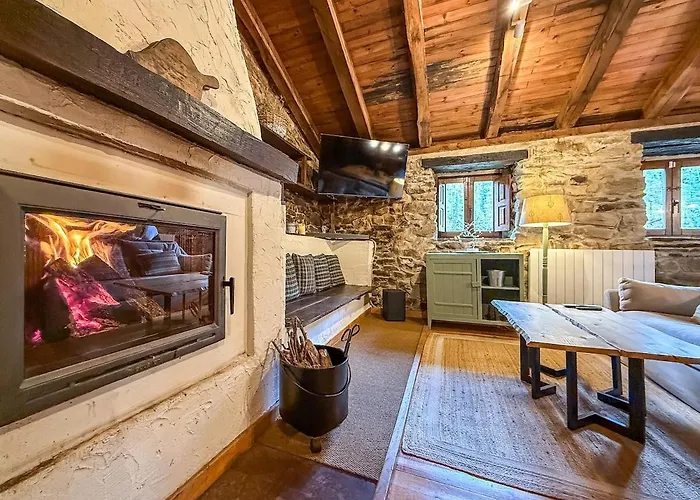 La Gurueba, Frente Rio Y Cascada *