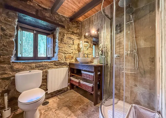 La Gurueba, Frente Rio Y Cascada Hébergement de vacances Vega de Pas