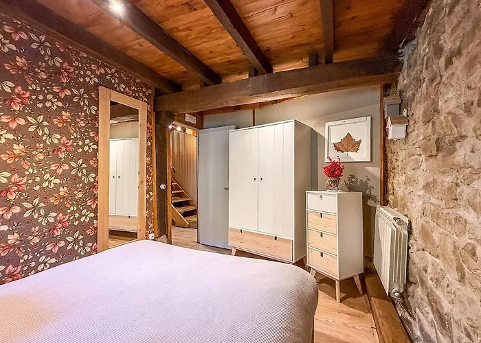 La Gurueba, Frente Rio Y Cascada *