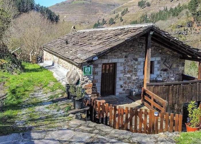 Hébergement de vacances La Gurueba, Frente Rio Y Cascada *