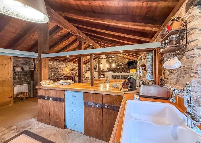 La Gurueba, Frente Rio Y Cascada Hébergement de vacances Vega de Pas