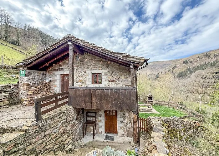 La Gurueba, Frente Rio Y Cascada