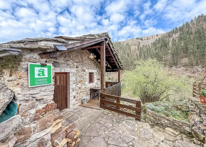 La Gurueba, Frente Rio Y Cascada Hébergement de vacances Vega de Pas