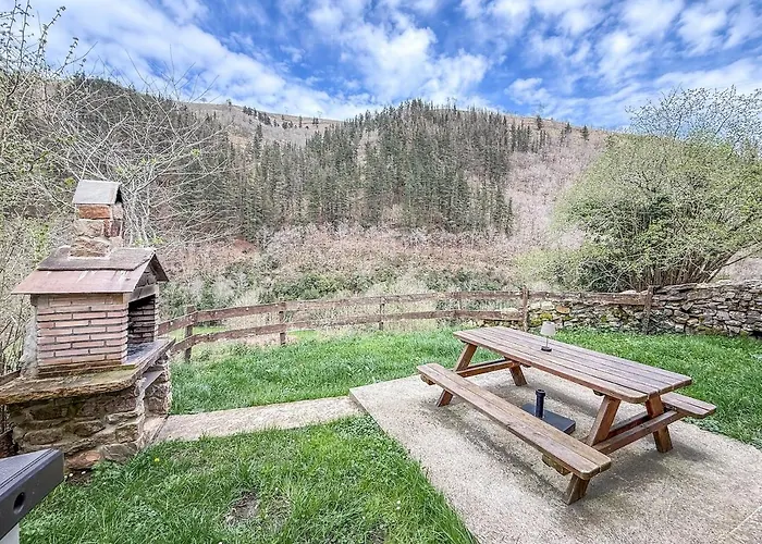 Hébergement de vacances La Gurueba, Frente Rio Y Cascada *