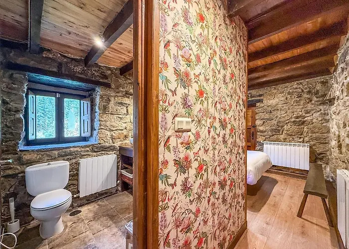 La Gurueba, Frente Rio Y Cascada Hébergement de vacances Vega de Pas