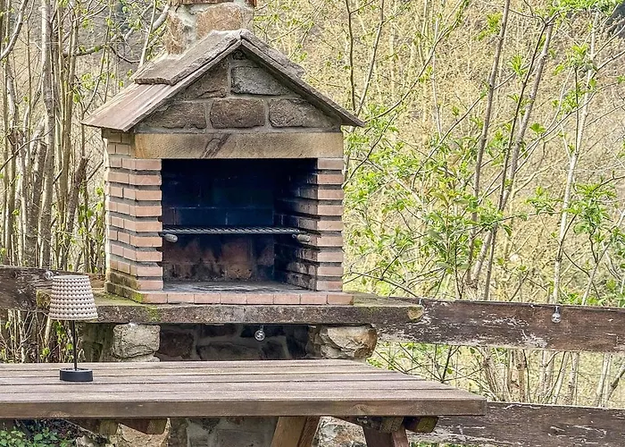 La Gurueba, Frente Rio Y Cascada *
